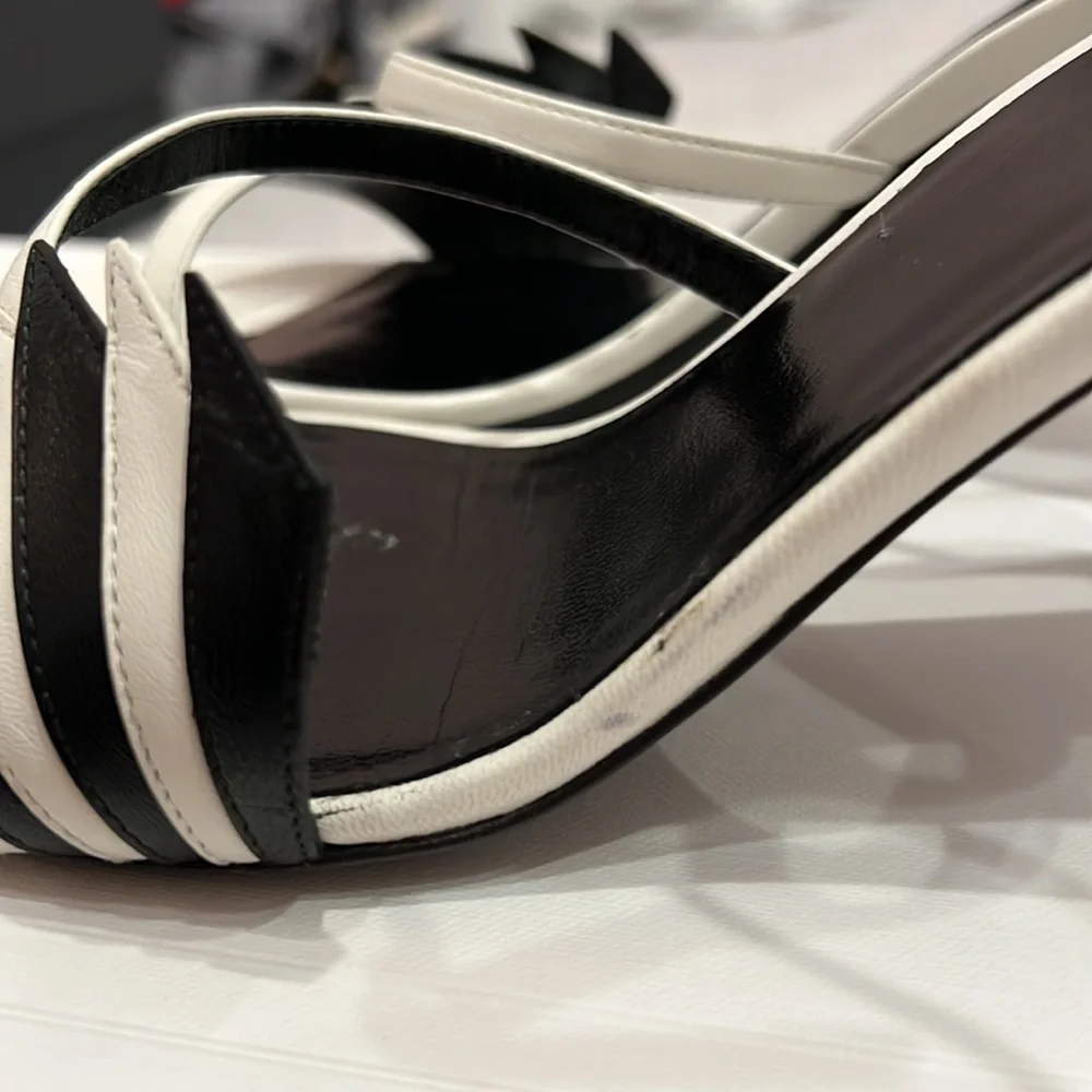 Celine size 38 (8us) beautiful white and black feathered sides. - Picture 5 of 11